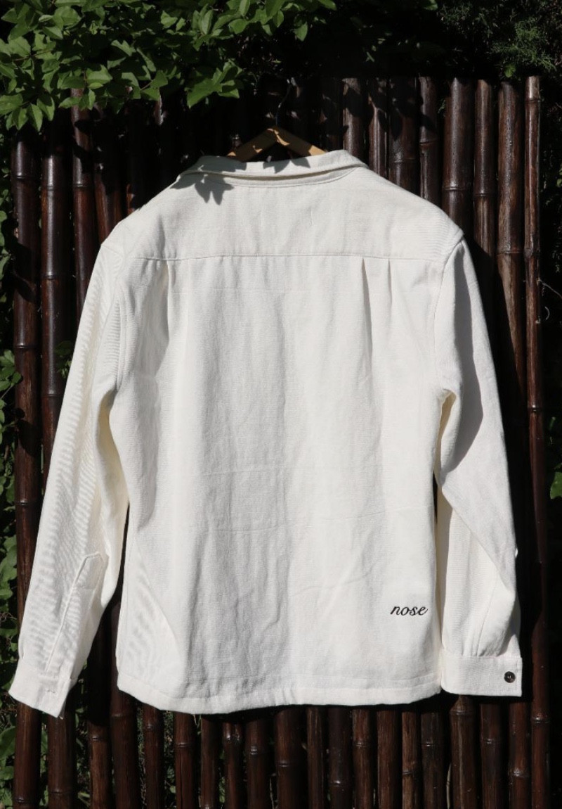 Camisa Larga Blanca con Botones Negros