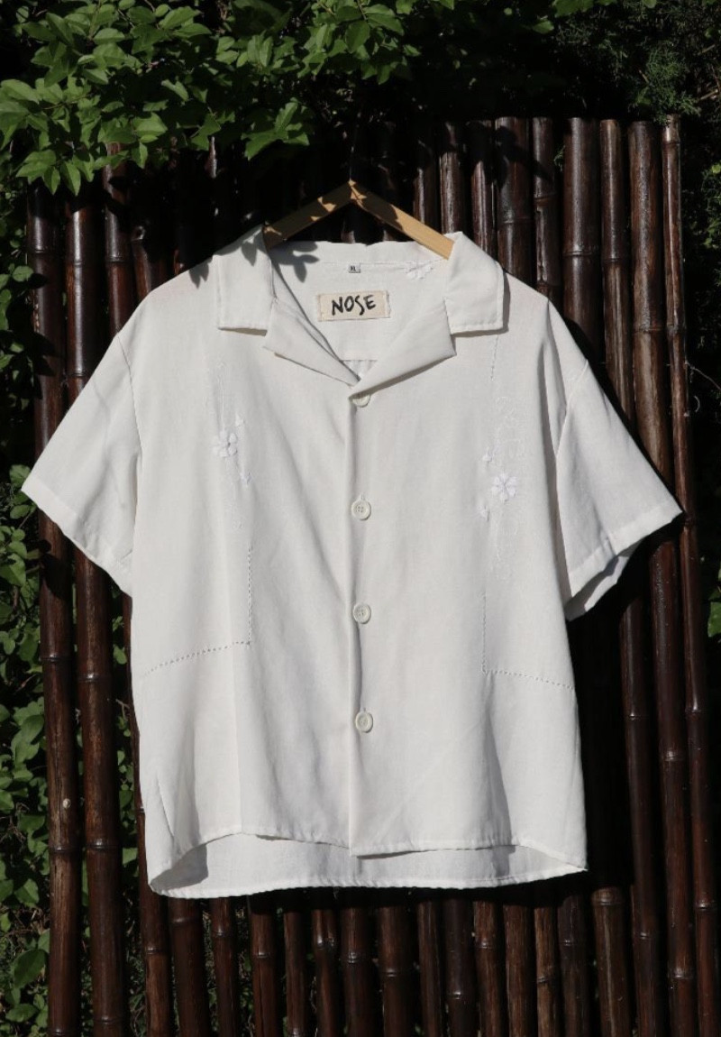 Camisa Flores Blancas